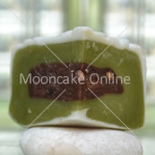 抹茶红豆冰皮月餅 Matcha Puree & Red Bean Paste with Almond Snow Skin