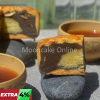 芝麻绿豆 Sesame and Mungbean Paste Mooncake