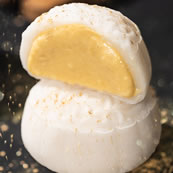 mDurians Premium Musang King Snow Skin Mooncake 顶级猫山王月饼礼盒（6粒装)